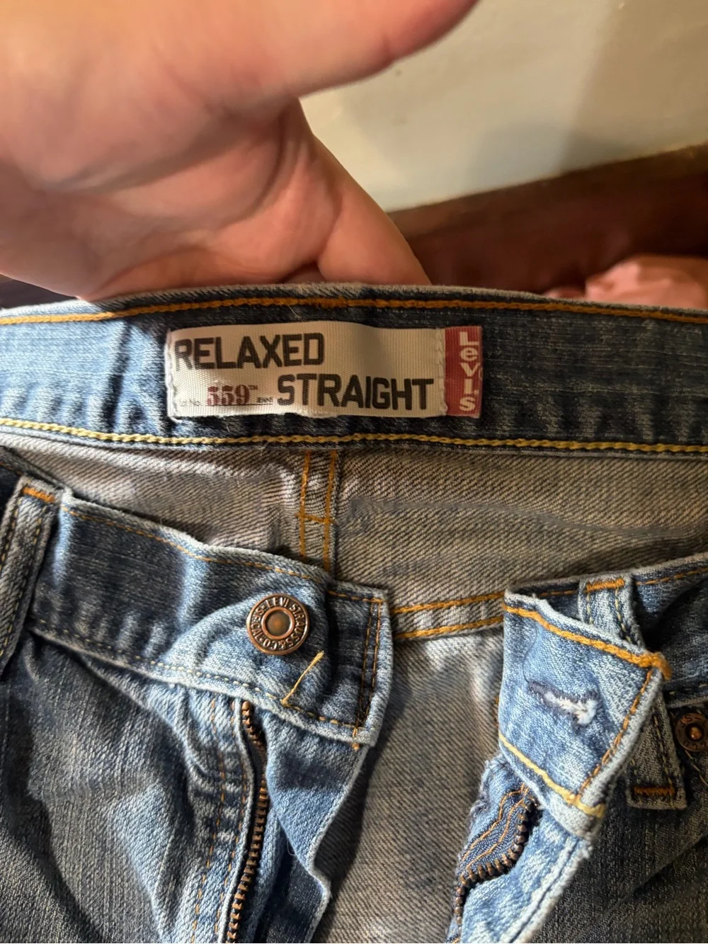 Levi's Men's Medium Blue Relaxed Fit Jeans
